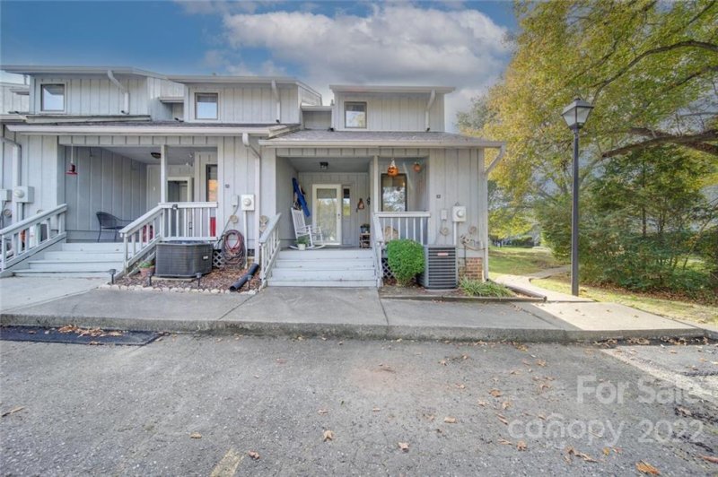 Property image 2 at 100 Willow Run, Gastonia, NC 28056