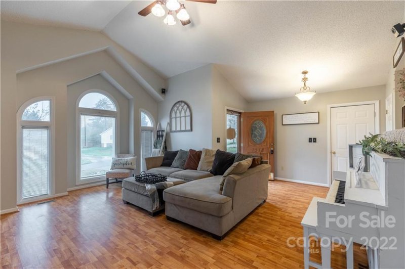 Property image 2 at 1518 Indian Springs Drive, Conover, NC 28613