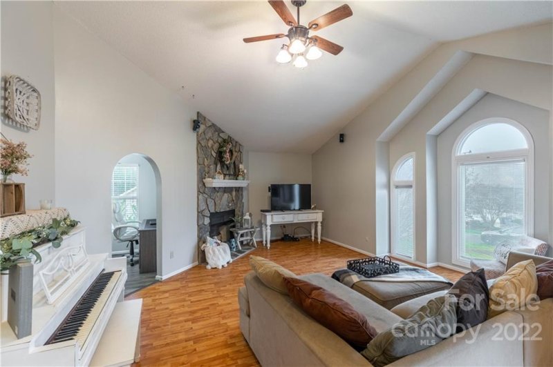 Property image 3 at 1518 Indian Springs Drive, Conover, NC 28613