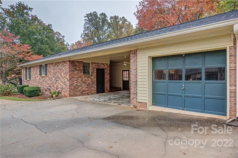 Property image 2 at 3022 Courtland Drive, Gastonia, NC 28056
