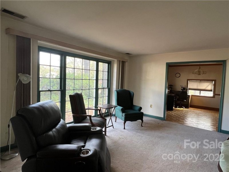 Property image 3 at 5808 Cabotwood Lane, Charlotte, NC 28212