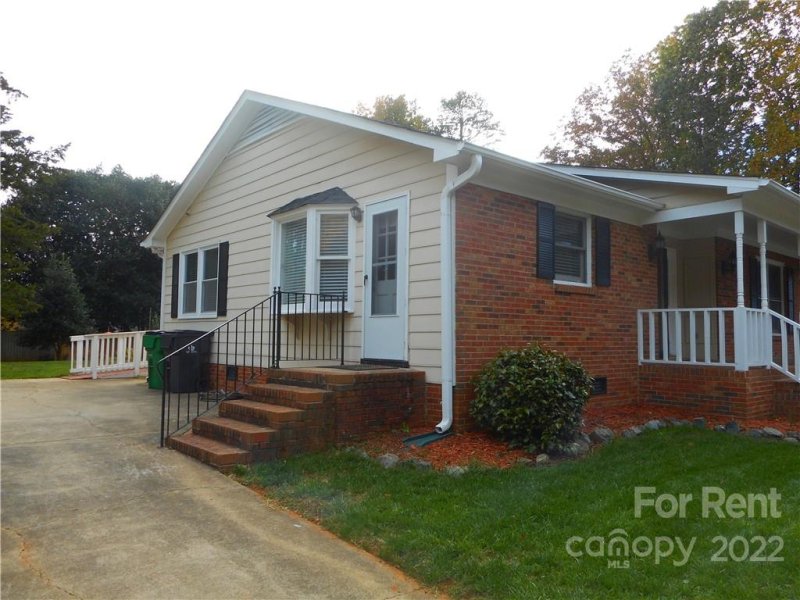 Property image 3 at 620 Bellows Lane, Charlotte, NC 28270