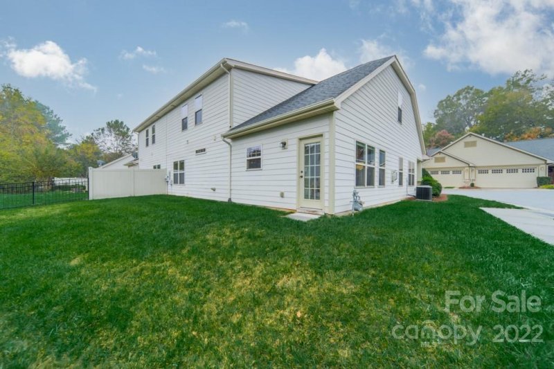 Property image 3 at 105 Coral Lane, Mooresville, NC 28117