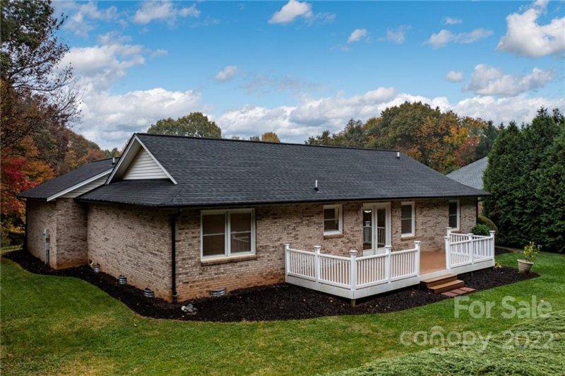 Property image 4 at 1734 Se 7th Street Lane, Hickory, NC 28602