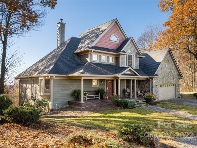 Property image 3 at 14 Hickory Forest Lane, Fairview, NC 28730