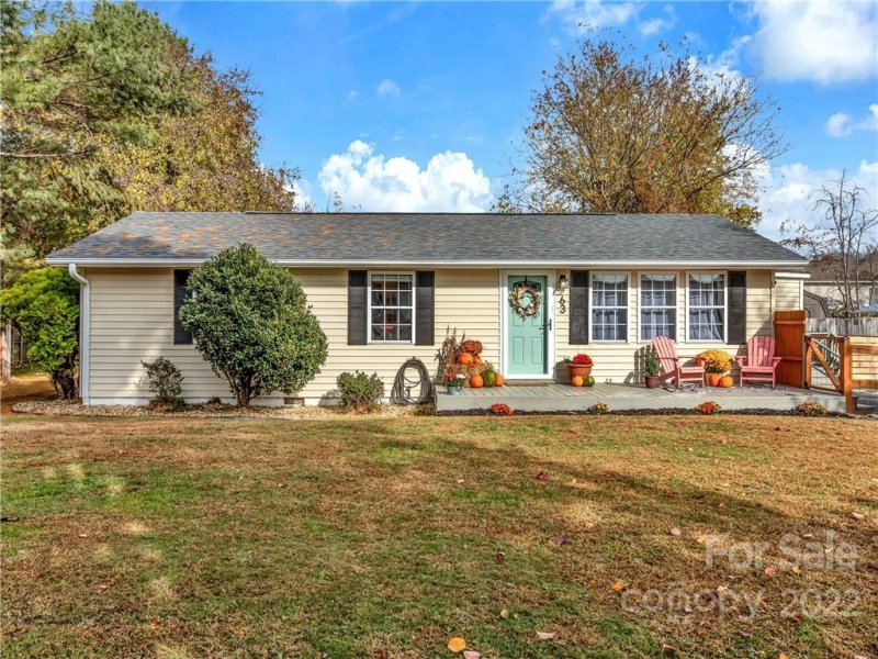 Property image 3 at 63 E Sugar Maple Drive, Hendersonville, NC 28739