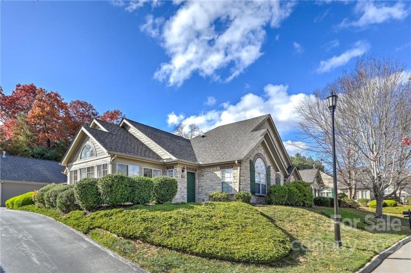 Property image 2 at 35 Outlook Circle, Swannanoa, NC 28778