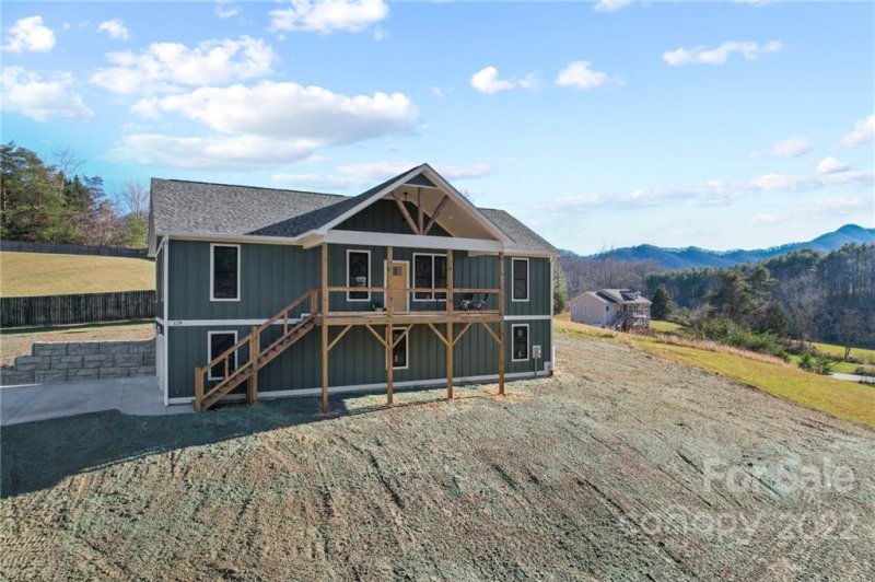 129 Oak Mountain Drive