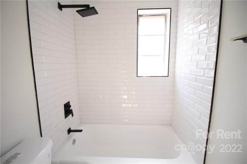 Property image 4 at 3015 Marlborough Road, Charlotte, NC 28208