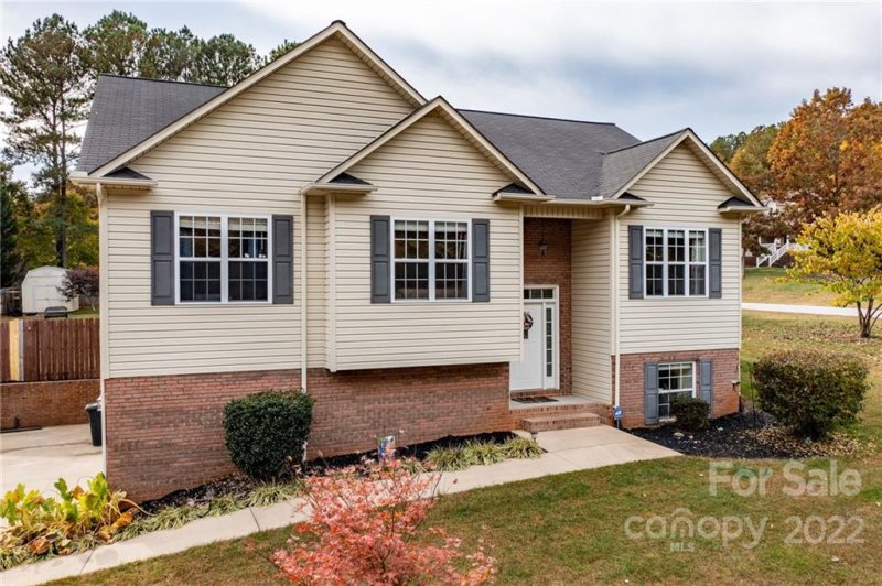 Property image 3 at 5237 Whitewater Drive, Hickory, NC 28601