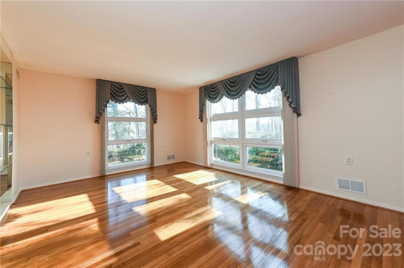 Property image 3 at 845 2nd Street, Hickory, NC 28601