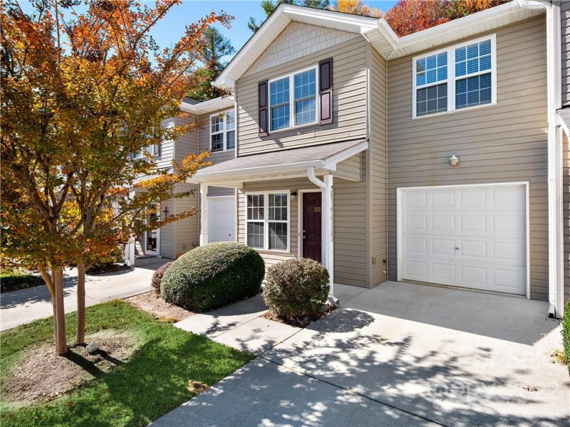 222 Farington Circle