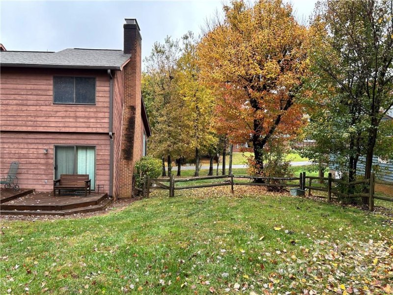 Property image 4 at 1435 32nd Street Court, Conover, NC 28613