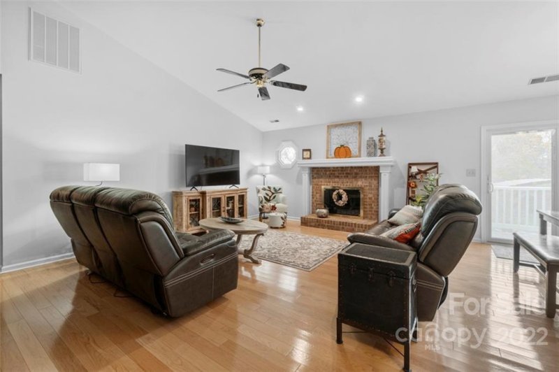 Property image 3 at 12422 Willow Grove Way, Huntersville, NC 28078