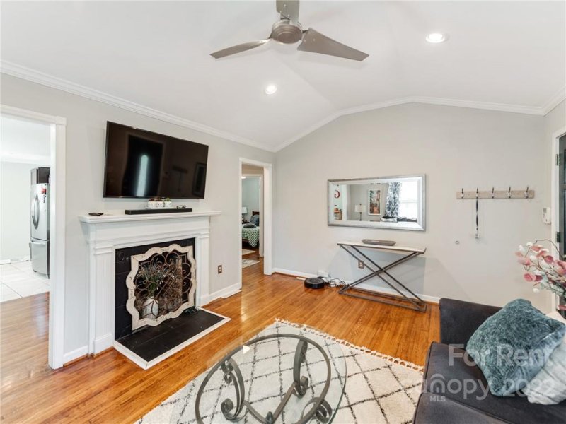 Property image 4 at 1216 Meadow Lane, Charlotte, NC 28205