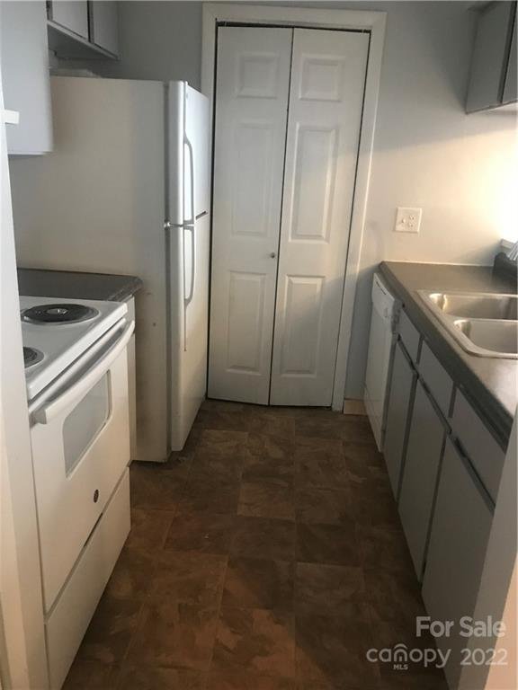 Property image 3 at 4408 Sharon Chase Drive, Charlotte, NC 28215