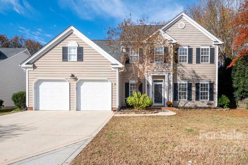 1427 Revolutionary Drive