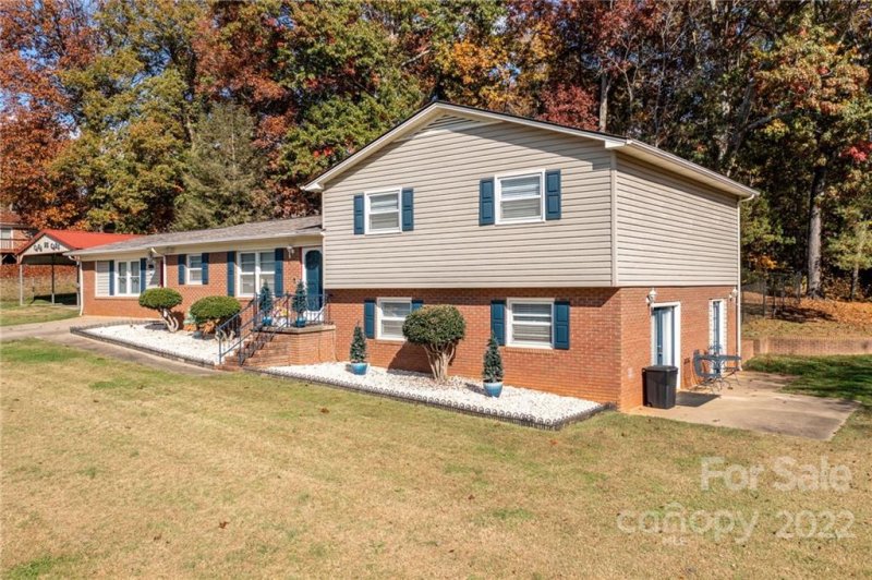 Property image 2 at 760 Wildlife Access Road, Hickory, NC 28601