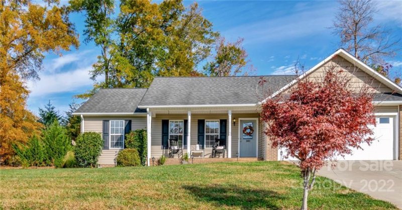 Property image 3 at 2491 Harvest Drive, Hickory, NC 28601