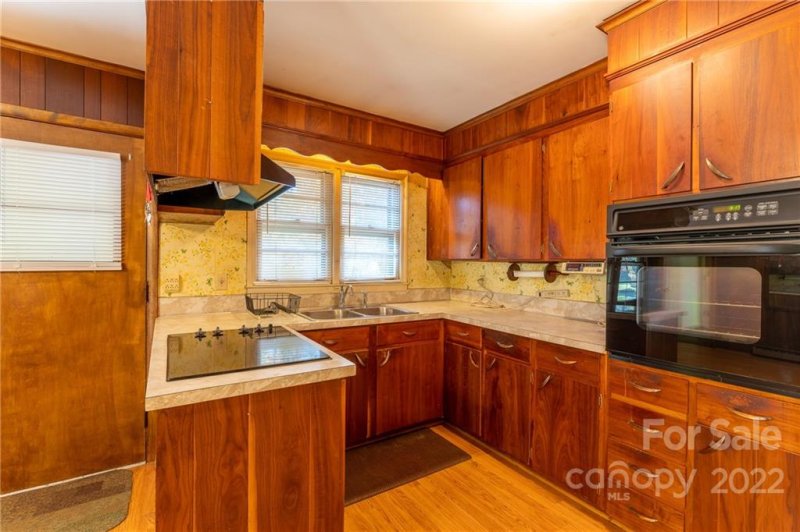 Property image 5 at 817 Allister Drive, Charlotte, NC 28227