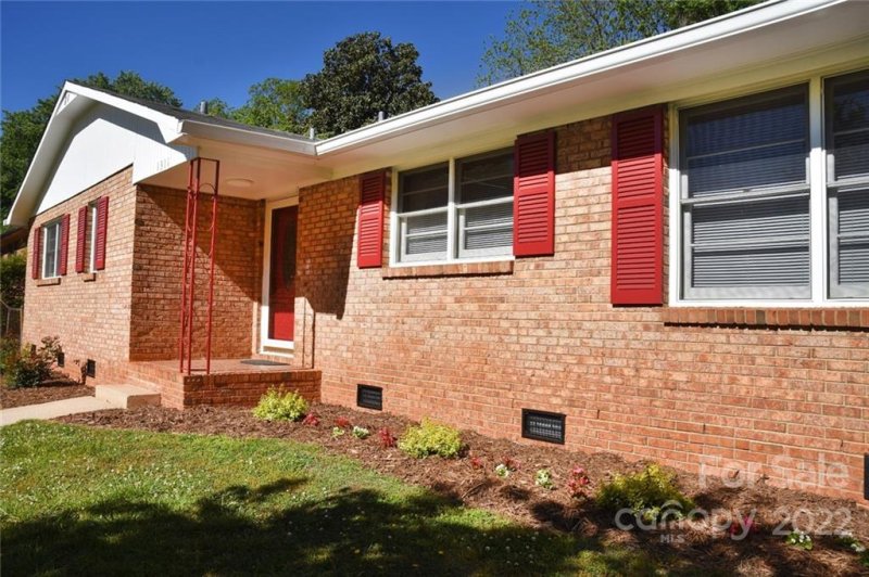 Property image 3 at 1311 8th Avenue, Conover, NC 28613