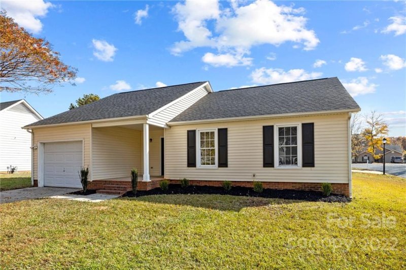 Property image 2 at 7619 Prindle Lake Drive, Charlotte, NC 28227