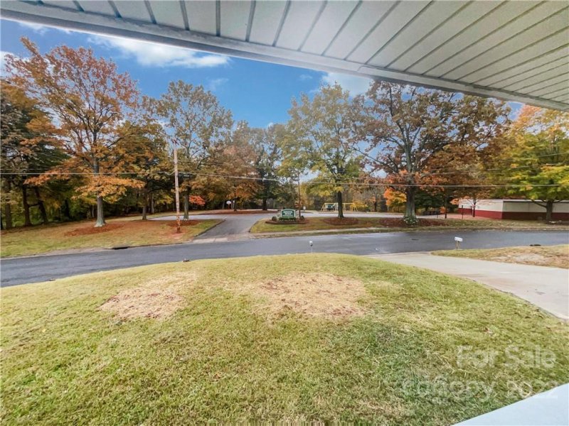 Property image 4 at 1602 Bristol Road, Statesville, NC 28677