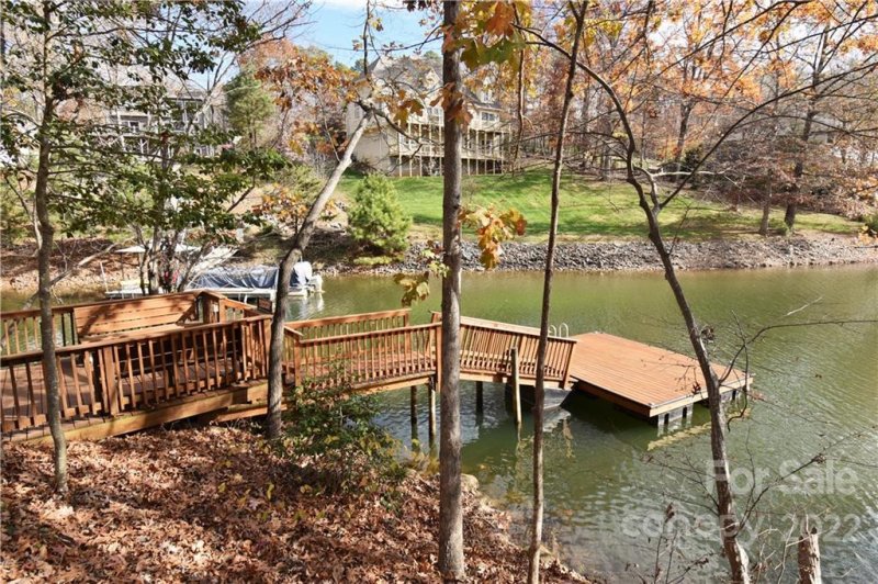 Property image 2 at 256 Collingswood Road, Mooresville, NC 28117