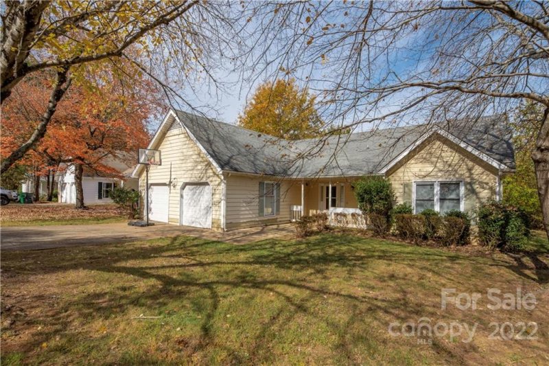 Property image 2 at 7925 Glencannon Drive, Charlotte, NC 28227