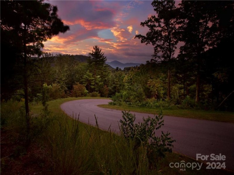 Property image 2 of 187 Starling Pass None in Versant, Asheville, NC 28804