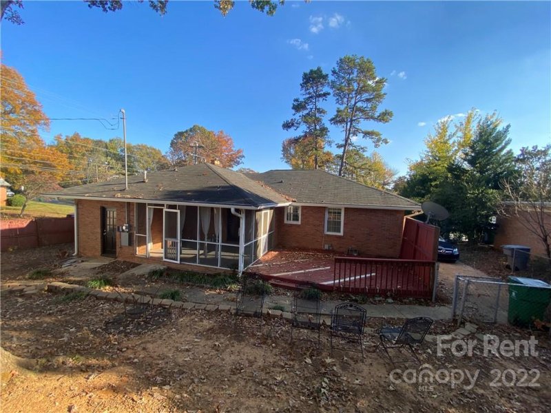 Property image 2 at 1427 Woodberry Road, Charlotte, NC 28212