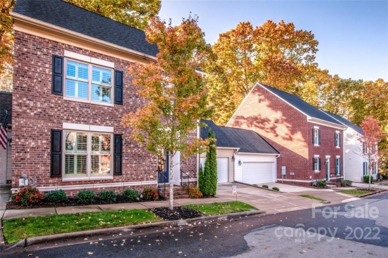 Property image 2 at 560 Summerfield Place, Belmont, NC 28012