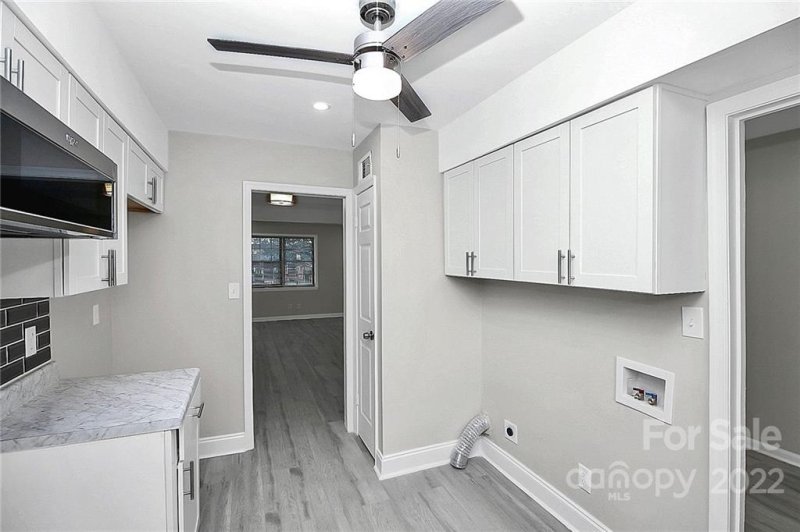 Property image 4 at 5812 Hunting Ridge Lane, Charlotte, NC 28212