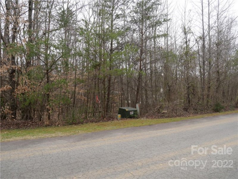 Property image 2 at 1871 Lynmore Drive, Sherrills Ford, NC 28673