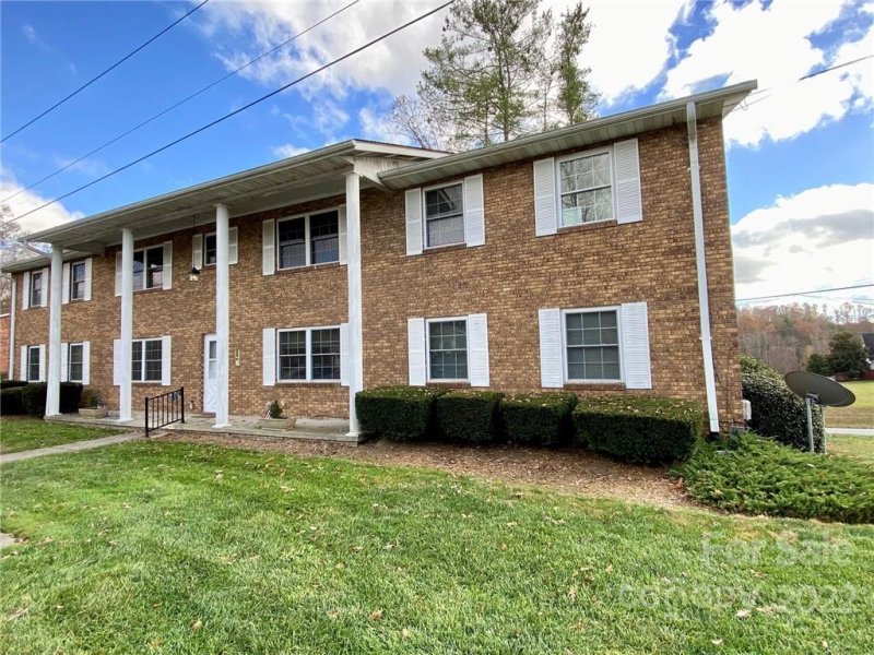 100 Falling Waters Road