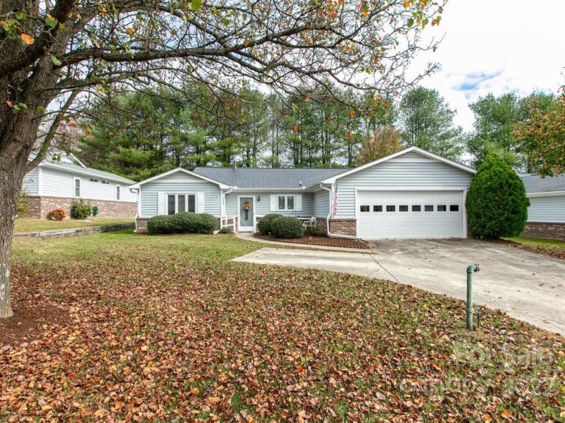 Property image 5 at 144 Derbyshire Drive, Hendersonville, NC 28792