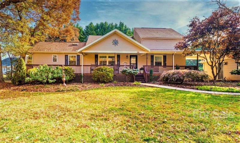 Property image 3 at 1446 Fairway Drive, Newton, NC 28658