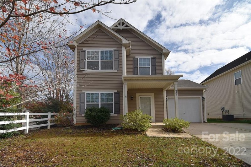 Property image 2 at 930 Corvus Court, Charlotte, NC 28216
