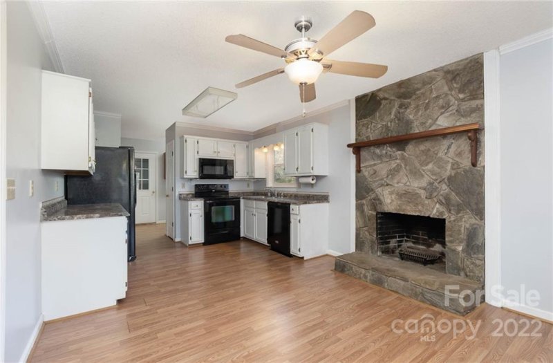 Property image 2 at 3887 Shakespeare Drive, Hickory, NC 28601