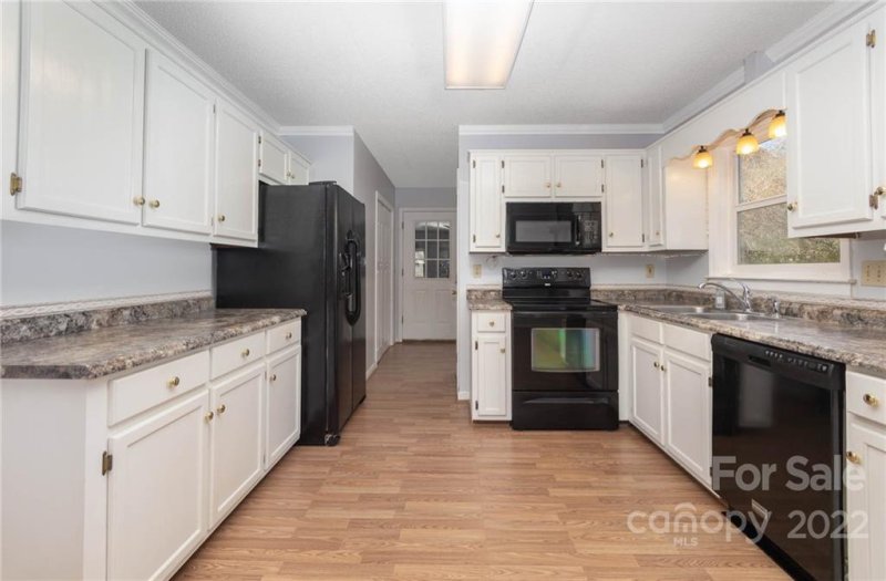 Property image 3 at 3887 Shakespeare Drive, Hickory, NC 28601