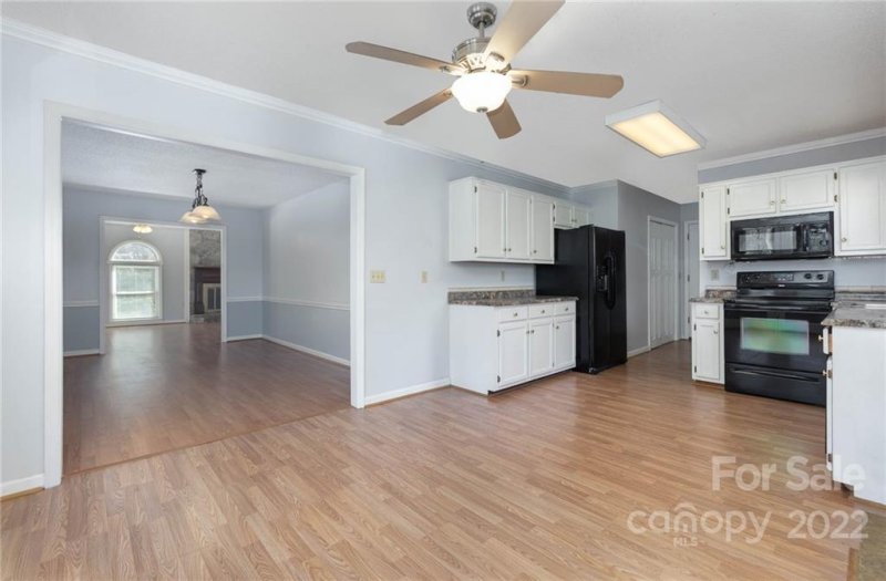 Property image 4 at 3887 Shakespeare Drive, Hickory, NC 28601