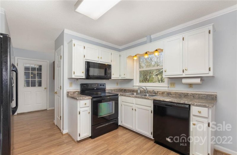 Property image 5 at 3887 Shakespeare Drive, Hickory, NC 28601