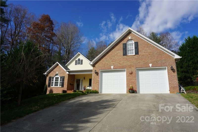 Property image 3 at 510 Yorktown Court, Lenoir, NC 28645