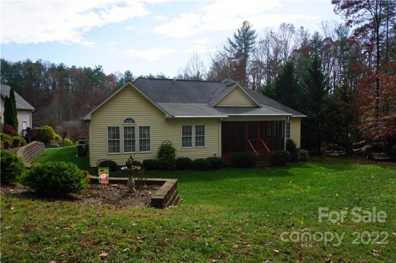 Property image 4 at 510 Yorktown Court, Lenoir, NC 28645