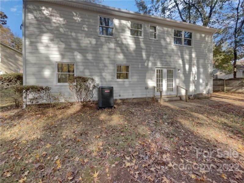 Property image 5 at 5139 Prestwick Lane, Charlotte, NC 28212