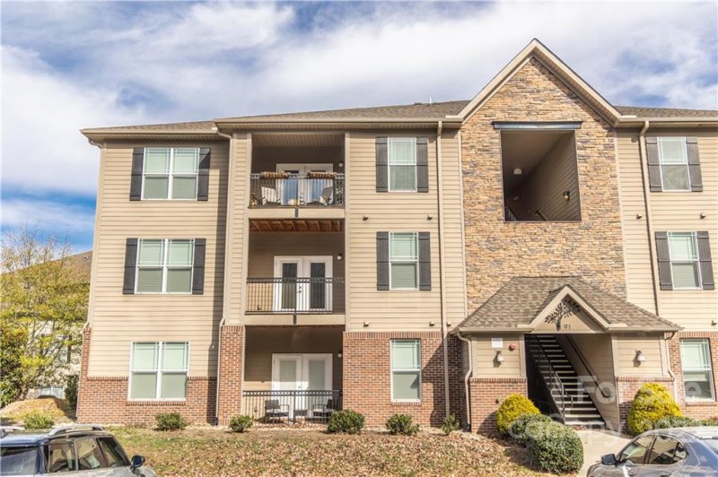 Property image 2 at 91 Brickton Village Circle, Fletcher, NC 28732