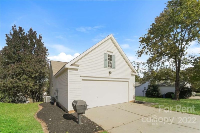 Property image 2 at 104 Mulberry Court, Mount Holly, NC 28120