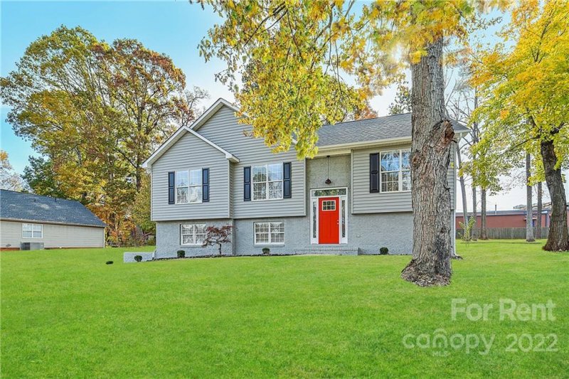 Property image 3 at 1004 White Water Circle, Belmont, NC 28012