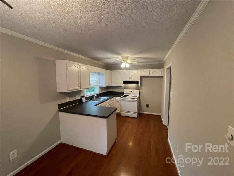 Property image 4 at 8409 Sills Court, Charlotte, NC 28215