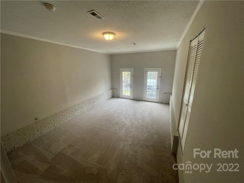 Property image 5 at 8409 Sills Court, Charlotte, NC 28215